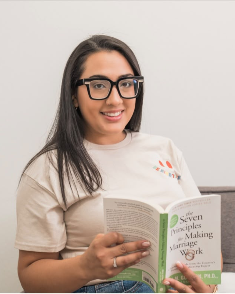 Stephany Villa, bilingual Spanish-speaking therapist in Tampa, FL